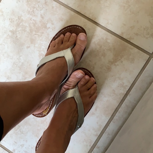 Sam Edelman Silver Wedge Thong - Picture 9 of 9